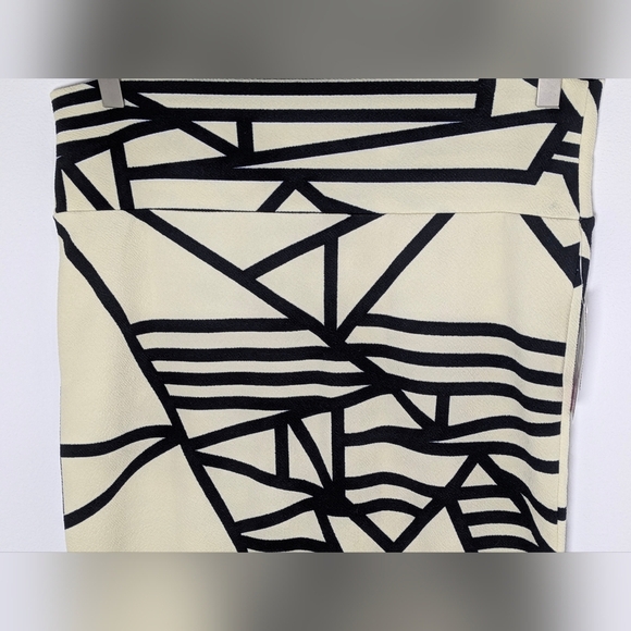 New LuLaRoe Cassie Pencil Stretchy Mini Skirt Size M Color Cream And Black - Picture 2 of 5
